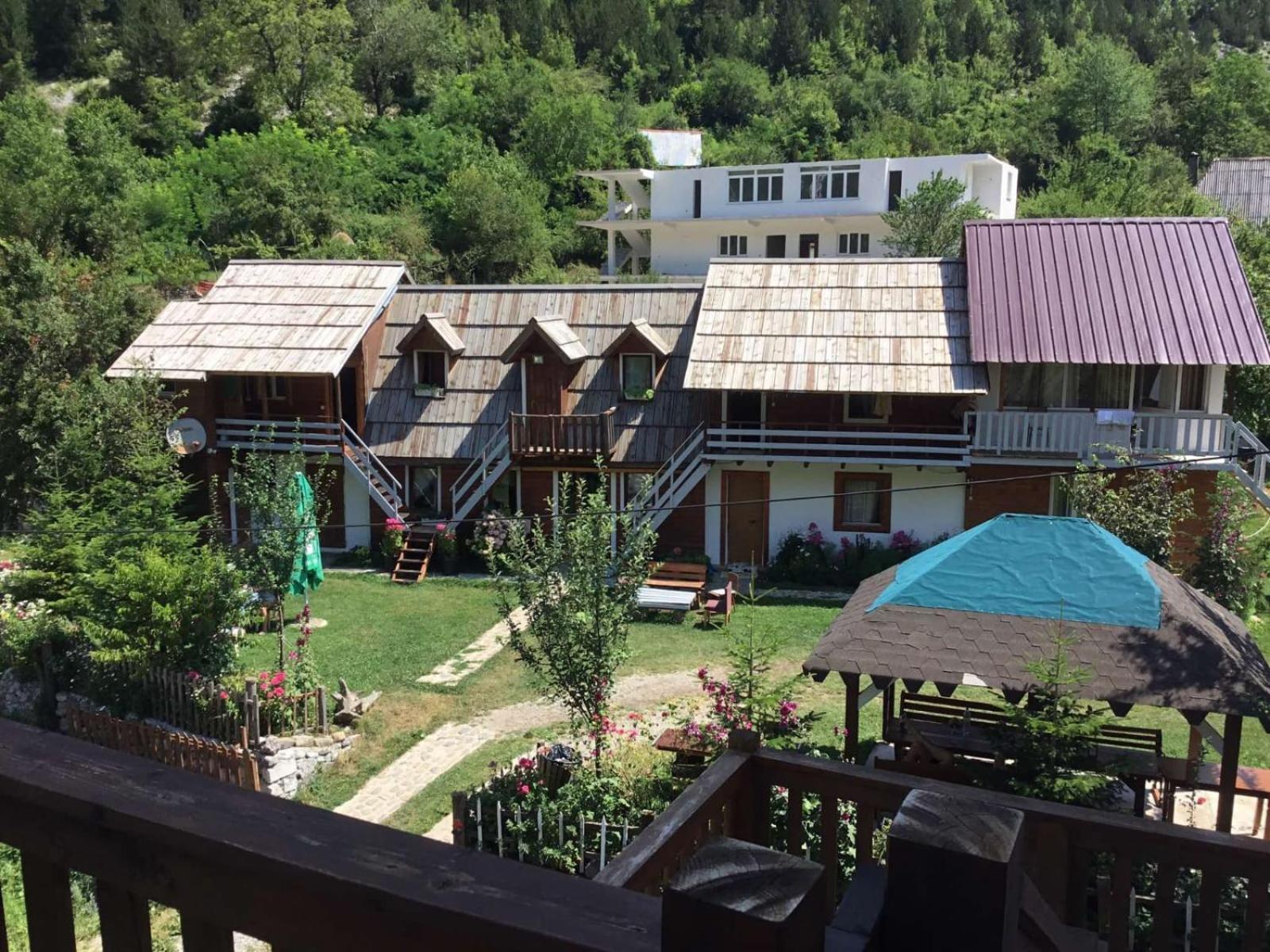 Zariklis Hotel Theth Exterior photo